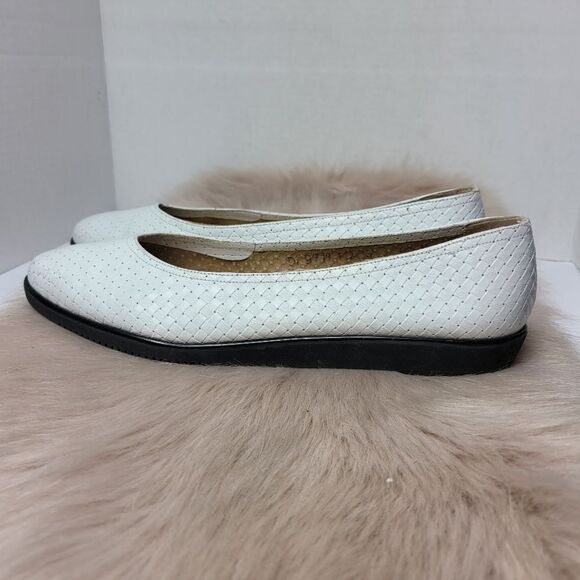 Salvatore Ferragamo White Leather Perfored Loafer Womens Shoes Size 8.5 - Picture 3 of 10